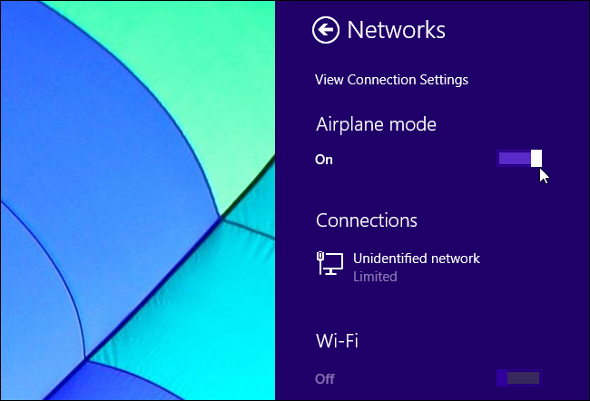 Режим полета включен в Windows 8. 