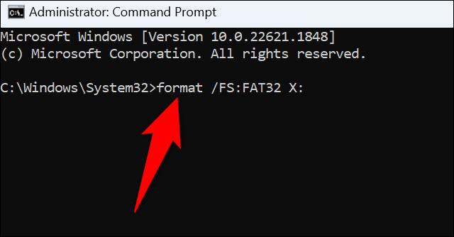 Используйте CMD для форматирования диска в FAT32.